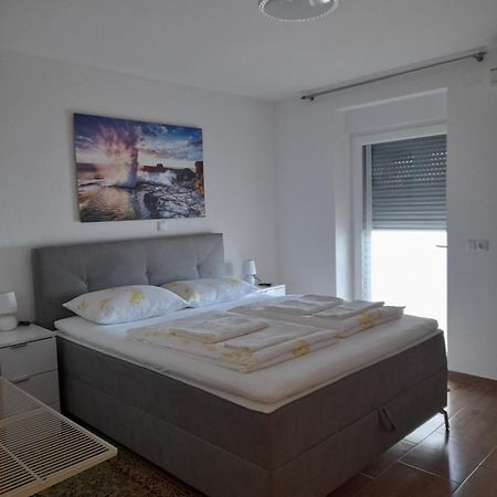 Apartments Donella Umag Bagian luar foto
