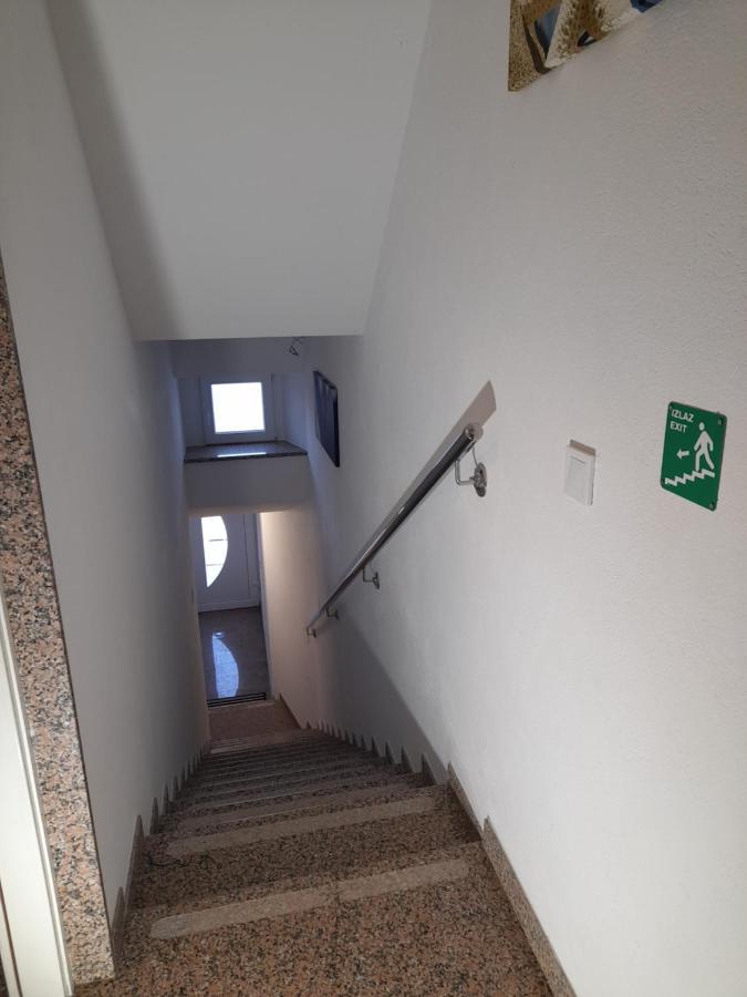 Apartments Donella Umag Bagian luar foto