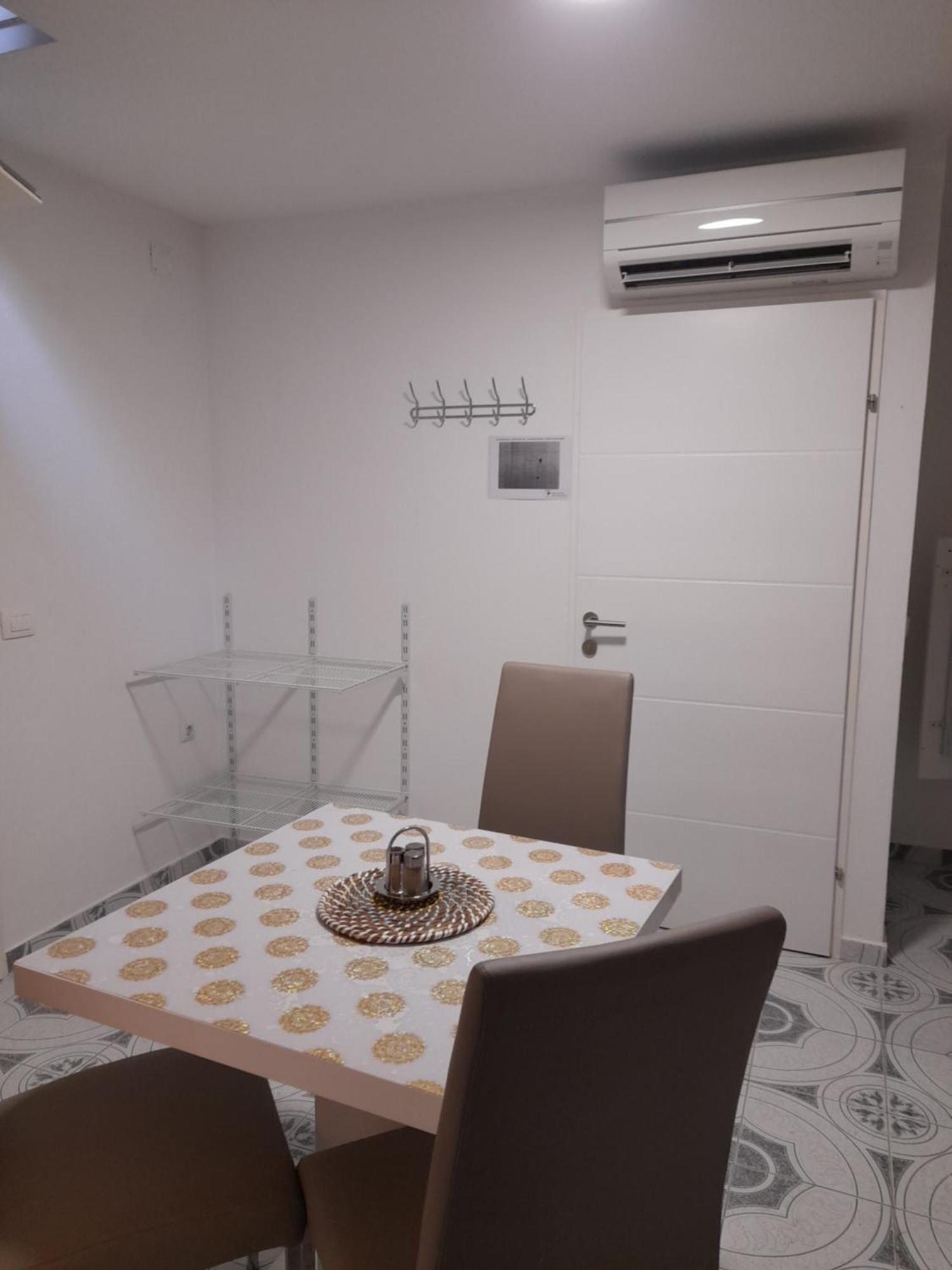 Apartments Donella Umag Bagian luar foto