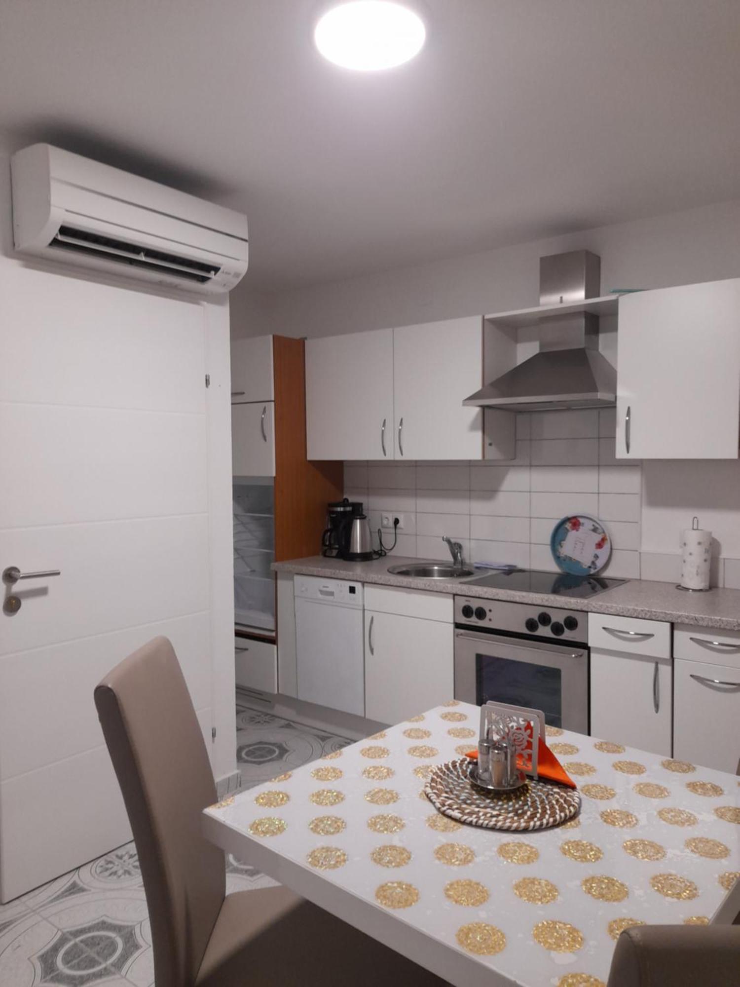 Apartments Donella Umag Bagian luar foto
