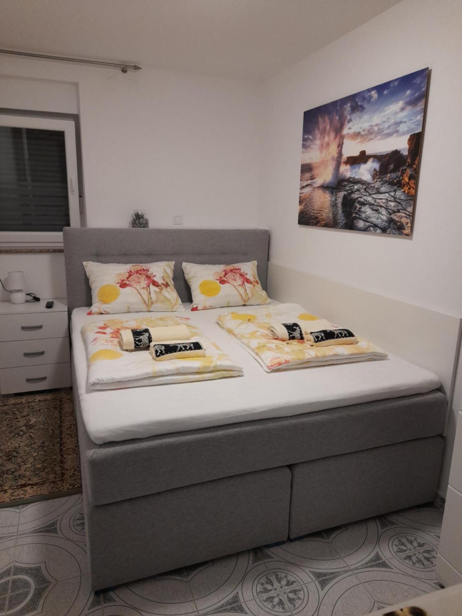 Apartments Donella Umag Bagian luar foto